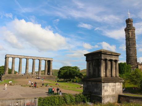 Památník skotských vojáků a námořníků na Calton Hill v Edinburghu